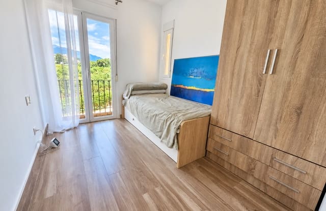 4 soveværelse Semi-Rækkehus til salg i El Paraíso, Benahavís med swimmingpool garage - € 1.050.000 (Ref: 8040227)