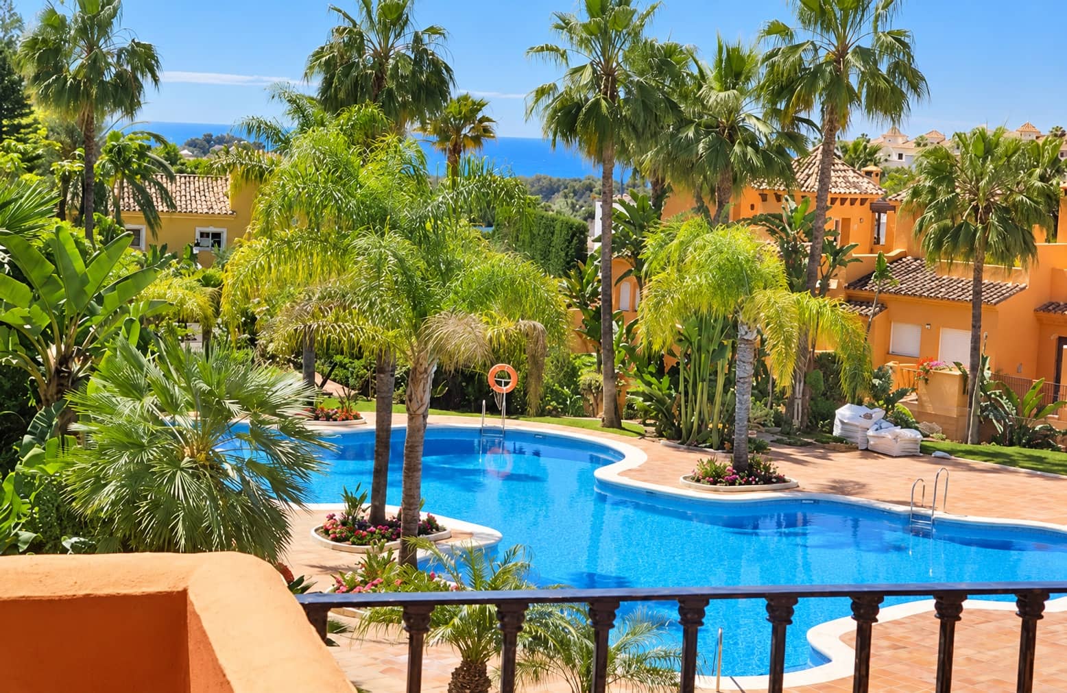 4 camera da letto Villetta Bifamiliare in vendita in Benahavis con piscina garage - 1.050.000 € (Rif: 8040227)