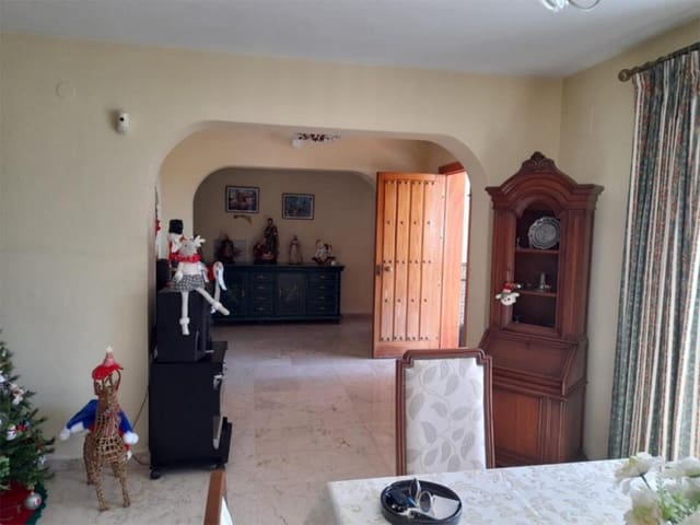 5 makuuhuone Huvila myytävänä paikassa San Pedro de Alcántara Pueblo, Marbella - 1 785 000 € (Ref: 8051278)