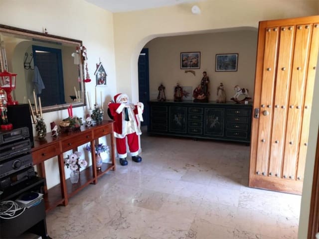 5 makuuhuone Huvila myytävänä paikassa San Pedro de Alcántara Pueblo, Marbella - 1 785 000 € (Ref: 8051278)