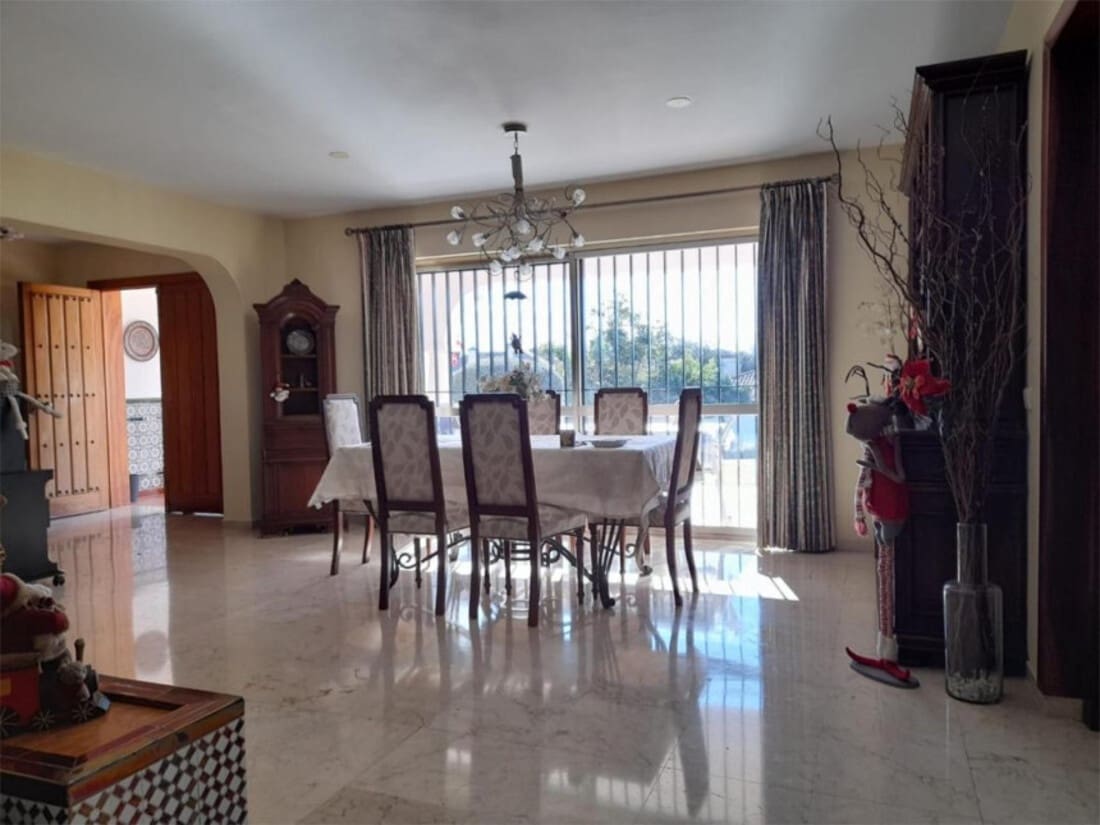 5 bedroom Villa for sale in San Pedro de Alcantara - € 1,785,000 (Ref: 8051278)