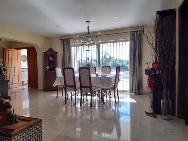 5 makuuhuone Huvila myytävänä paikassa San Pedro de Alcántara Pueblo, Marbella - 1 785 000 € (Ref: 8051278)
