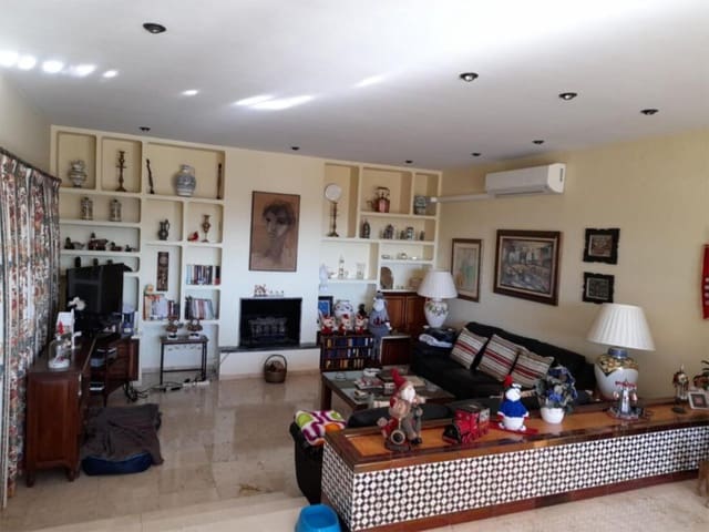 5 makuuhuone Huvila myytävänä paikassa San Pedro de Alcántara Pueblo, Marbella - 1 785 000 € (Ref: 8051278)