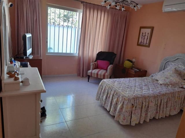 5 makuuhuone Huvila myytävänä paikassa San Pedro de Alcántara Pueblo, Marbella - 1 785 000 € (Ref: 8051278)