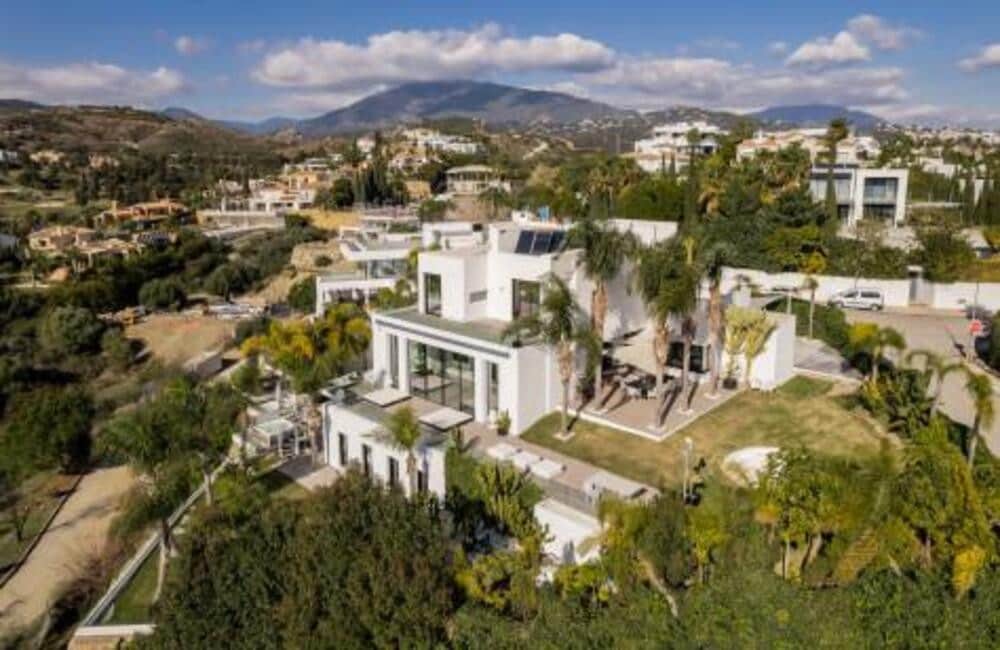 Chalet de 6 habitaciones en Benahavís en venta con piscina garaje - 2.995.000 € (Ref: 8051282)