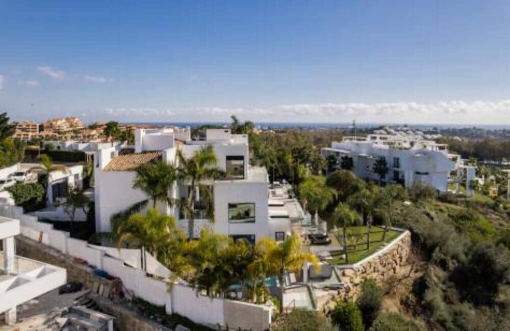 Chalet de 6 habitaciones en Benahavís en venta con piscina garaje - 2.995.000 € (Ref: 8051282)