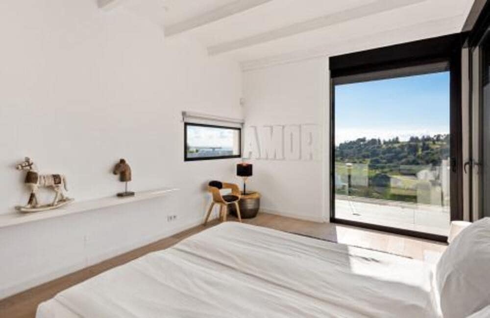 Chalet de 6 habitaciones en Benahavís en venta con piscina garaje - 2.995.000 € (Ref: 8051282)