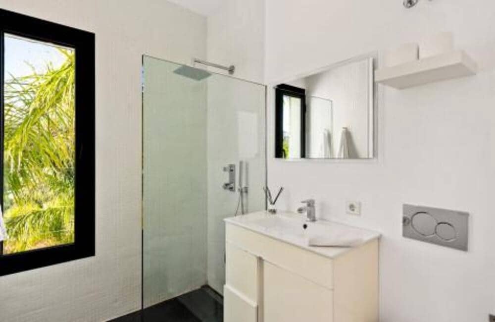 Chalet de 6 habitaciones en Benahavís en venta con piscina garaje - 2.995.000 € (Ref: 8051282)