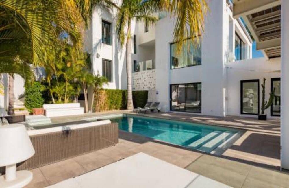 Chalet de 6 habitaciones en Benahavís en venta con piscina garaje - 2.995.000 € (Ref: 8051282)