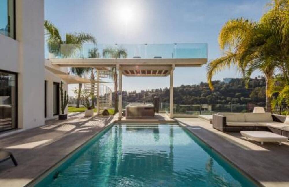 Chalet de 6 habitaciones en Benahavís en venta con piscina garaje - 2.995.000 € (Ref: 8051282)