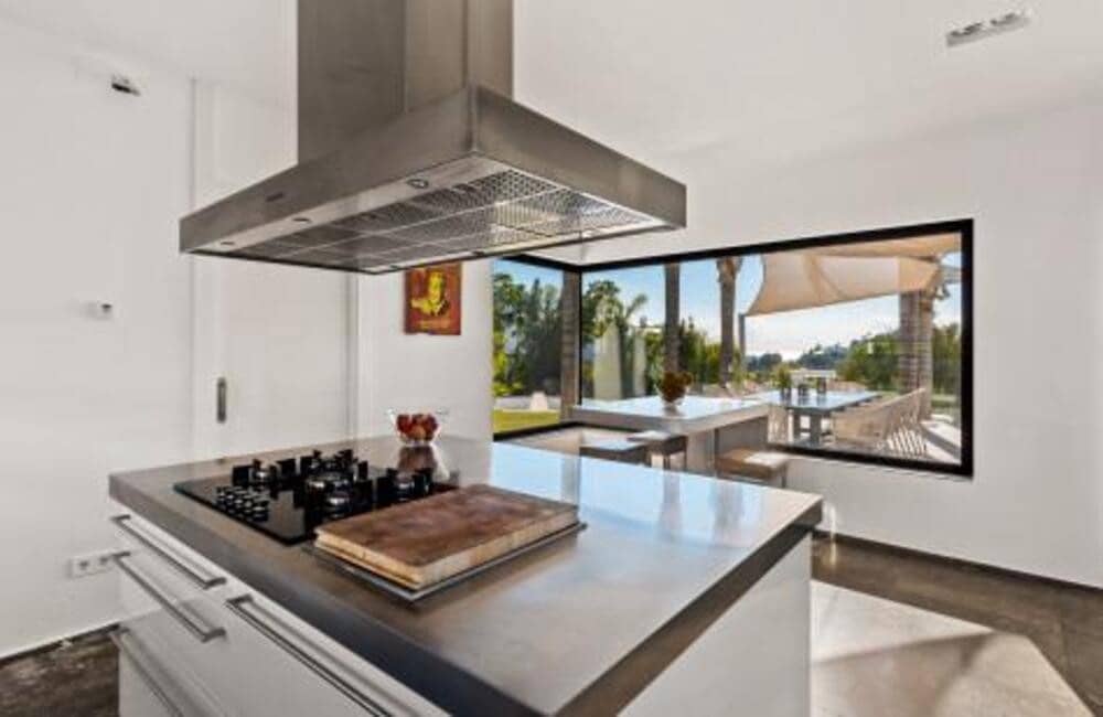 6 soveværelse Villa til salg i Benahavis med swimmingpool garage - € 2.995.000 (Ref: 8051282)