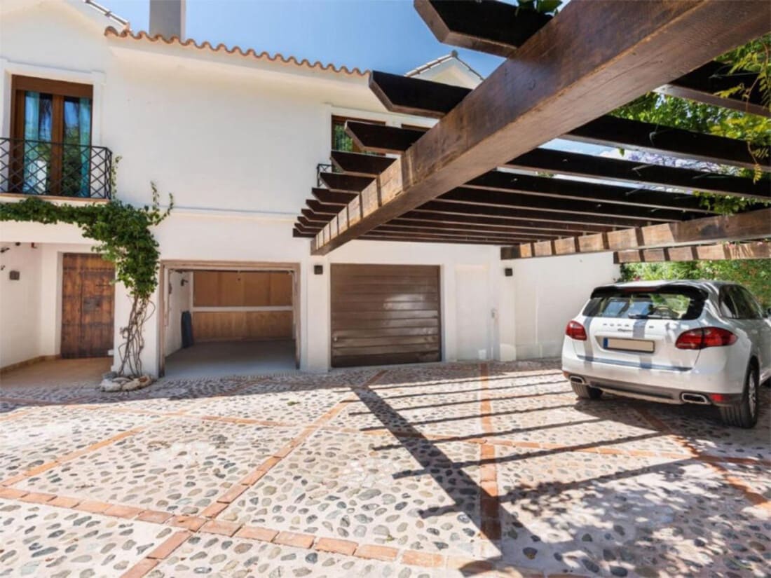 4 soveværelse Villa til salg i Guadalmina med swimmingpool garage - € 4.200.000 (Ref: 8057181)