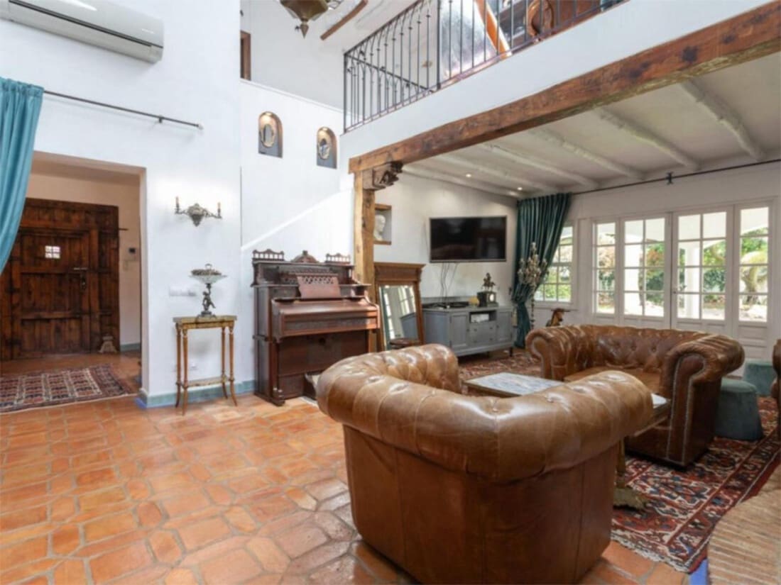 4 bedroom Villa for sale in Guadalmina with pool garage - € 4,200,000 (Ref: 8057181)