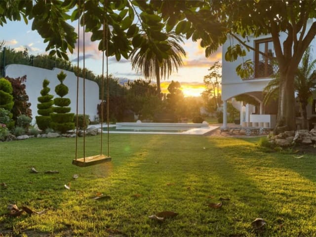 4 soverom Villa til salgs i Guadalmina Baja, Marbella med svømmebasseng garasje - € 4 200 000 (Ref: 8057181)