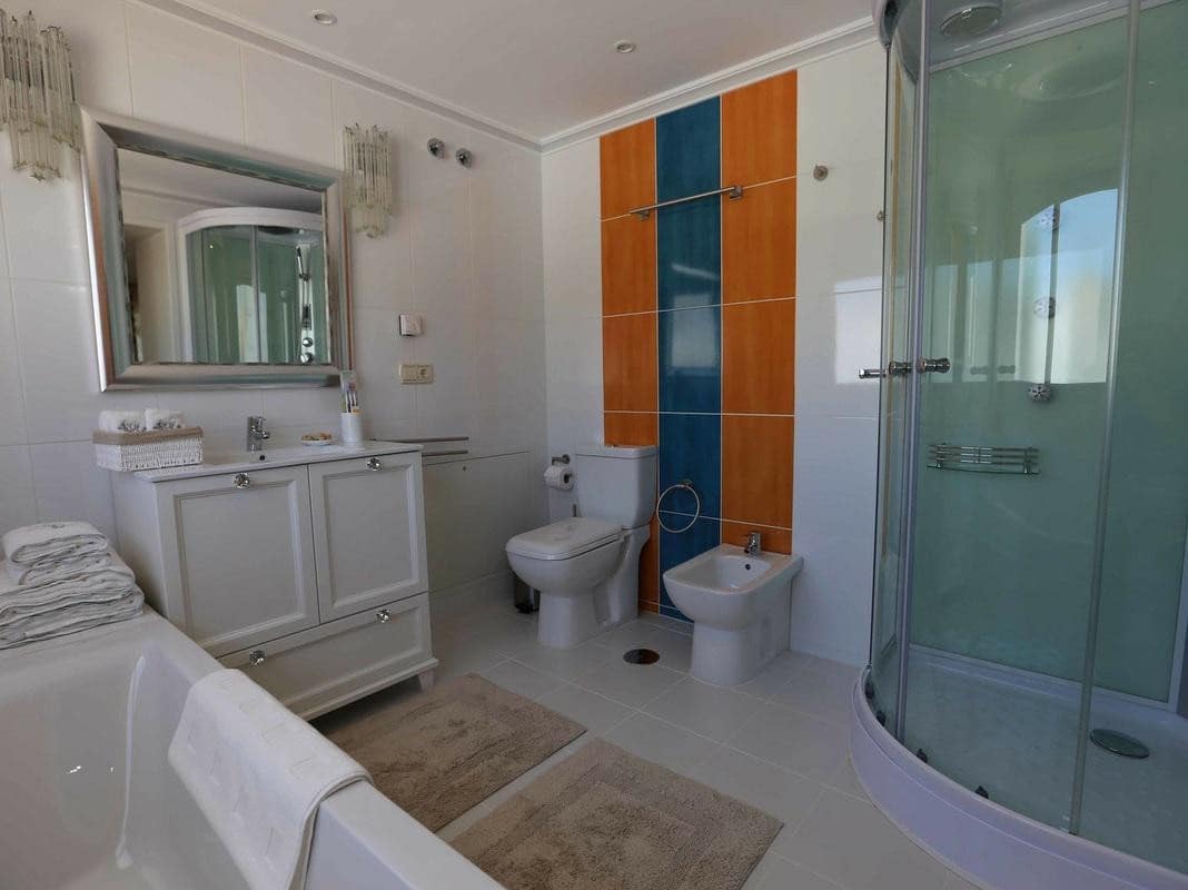 4 soverom Villa til leie i San Pedro de Alcantara med svømmebasseng garasje - € 6 000 (Ref: 8060987)