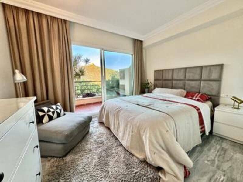 2 bedroom Apartment for rent in Marbella with pool garage - € 2,500 (Ref: 8063621)