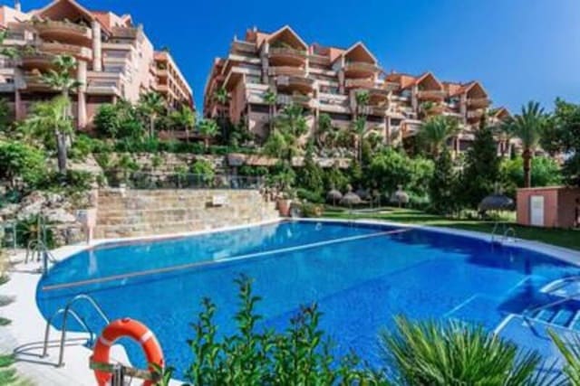 2 bedroom Apartment for rent in Los Naranjos, Marbella with pool garage - € 2,500 (Ref: 8063621)