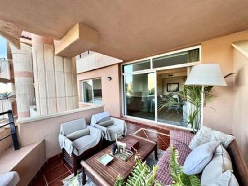 2 bedroom Apartment for rent in Marbella with pool garage - € 2,500 (Ref: 8063621)