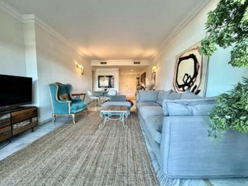 2 bedroom Apartment for rent in Marbella with pool garage - € 2,500 (Ref: 8063621)