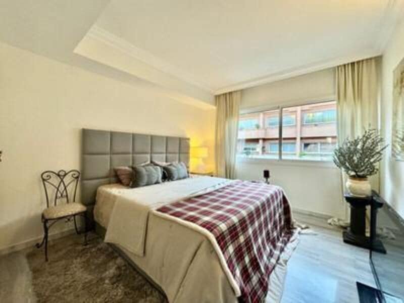 2 bedroom Apartment for rent in Marbella with pool garage - € 2,500 (Ref: 8063621)