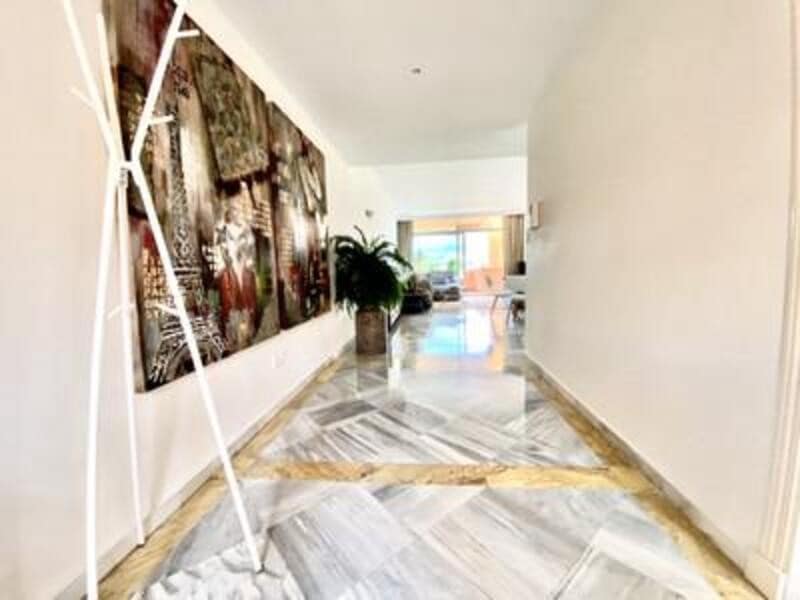 2 bedroom Apartment for rent in Marbella with pool garage - € 2,500 (Ref: 8063621)