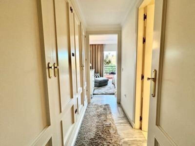 2 bedroom Apartment for rent in Marbella with pool garage - € 2,500 (Ref: 8063621)