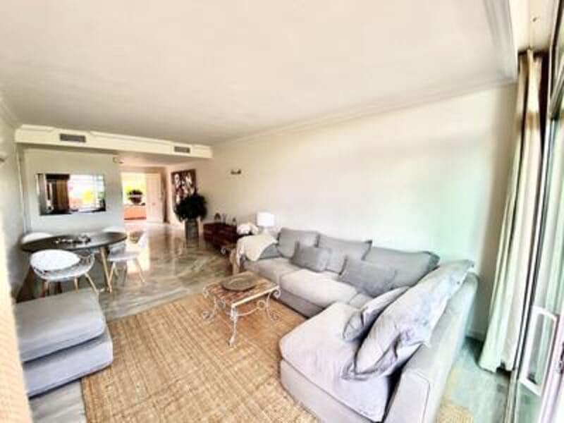 2 bedroom Apartment for rent in Marbella with pool garage - € 2,500 (Ref: 8063621)
