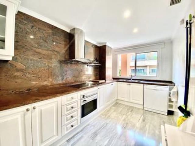 2 bedroom Apartment for rent in Los Naranjos, Marbella with pool garage - € 2,500 (Ref: 8063621)