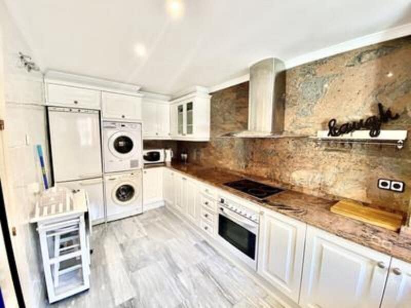 2 bedroom Apartment for rent in Marbella with pool garage - € 2,500 (Ref: 8063621)