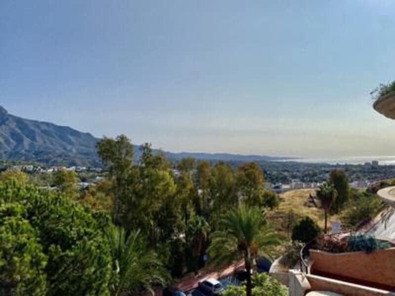2 bedroom Apartment for rent in Marbella with pool garage - € 2,500 (Ref: 8063621)