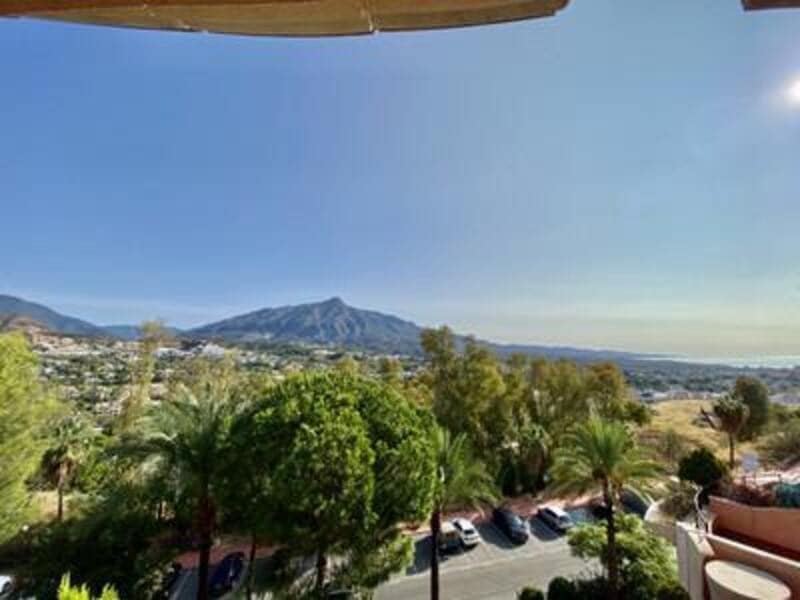 2 bedroom Apartment for rent in Marbella with pool garage - € 2,500 (Ref: 8063621)