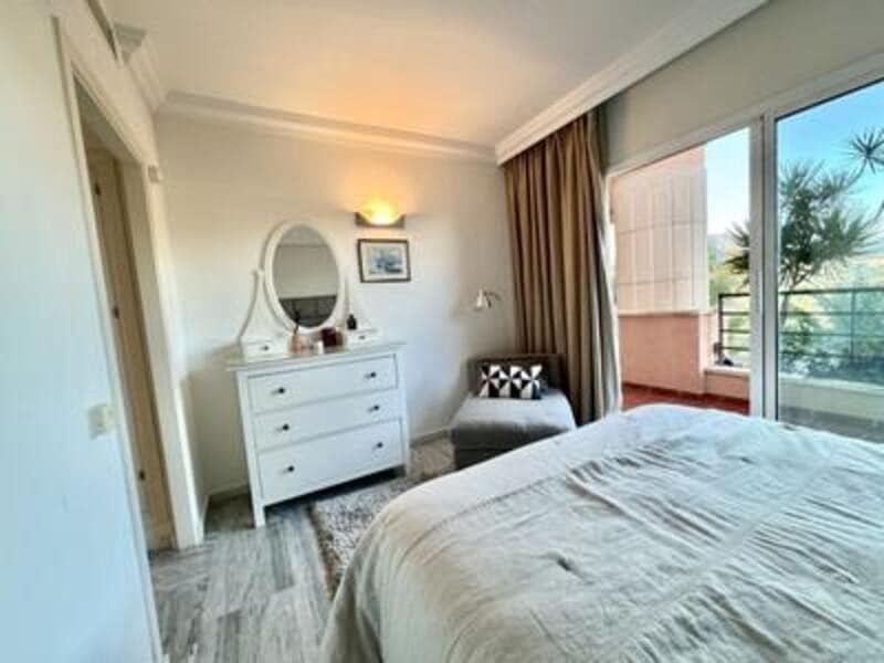 2 bedroom Apartment for rent in Marbella with pool garage - € 2,500 (Ref: 8063621)