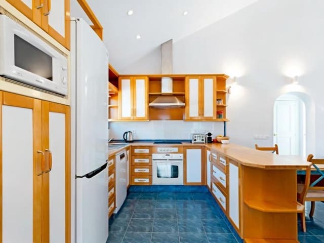 3 soveværelse Penthouse til salg i Rodeo Alto - Guadaiza - La Campana, Marbella med swimmingpool garage - € 499.000 (Ref: 8065729)