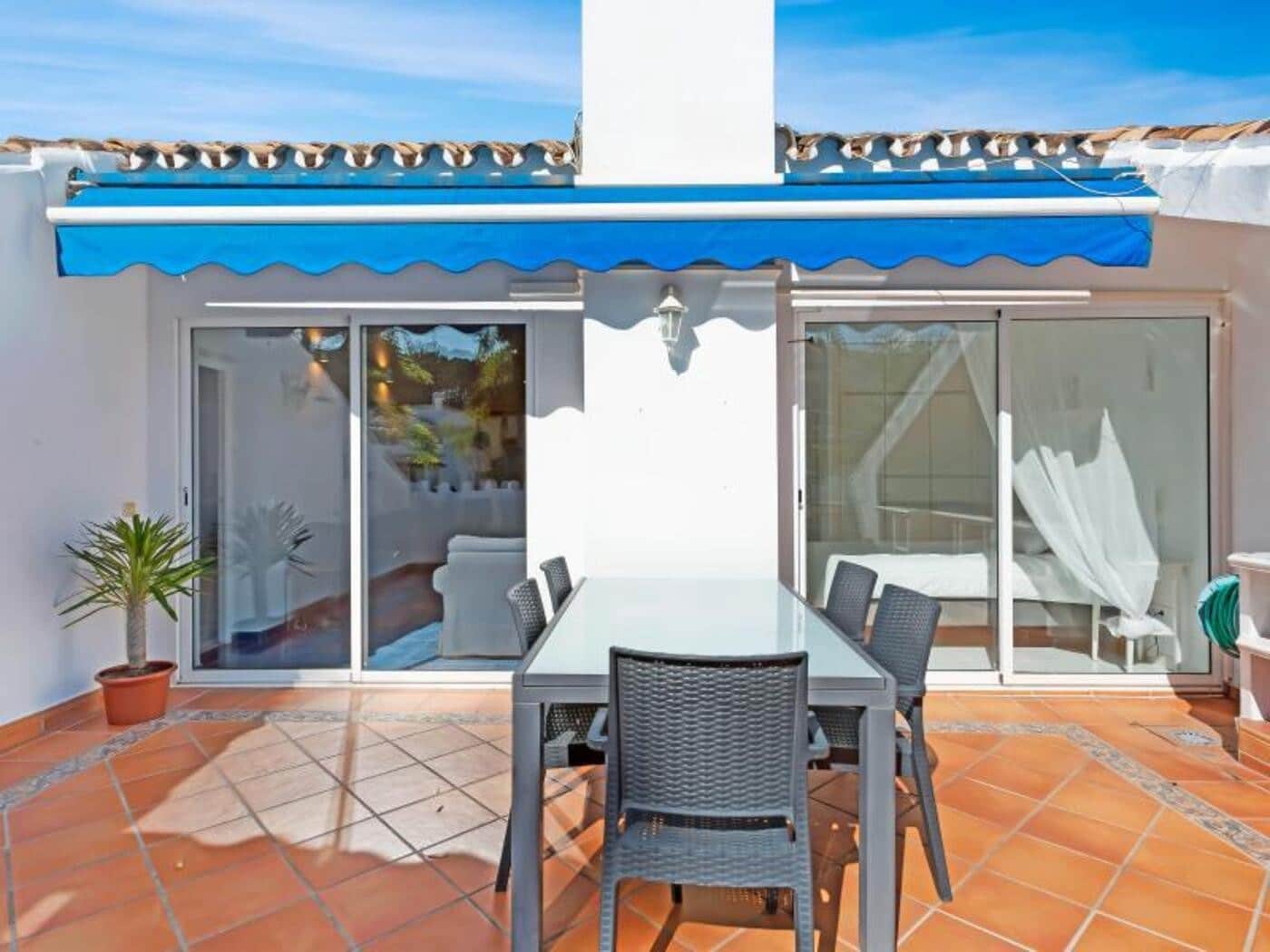 3 slaapkamer Penthouse te koop in Nueva Andalucia met zwembad garage - € 499.000 (Ref: 8065729)