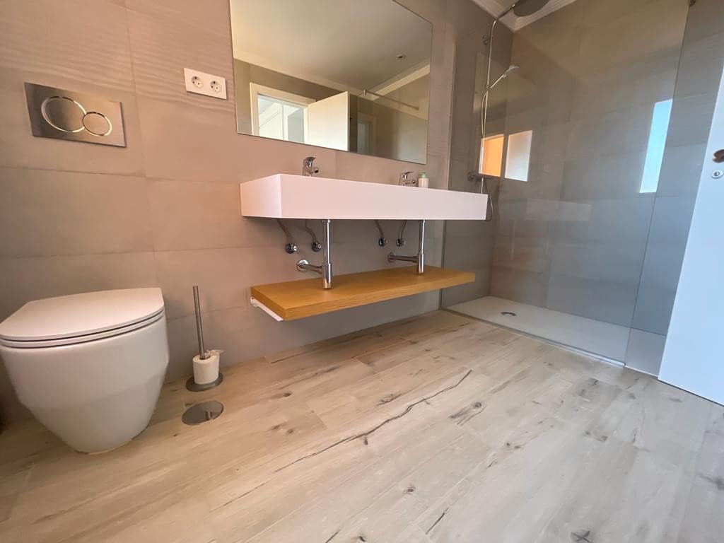 3 soverom Hus til salgs i Benahavis med svømmebasseng garasje - € 670 000 (Ref: 8076159)