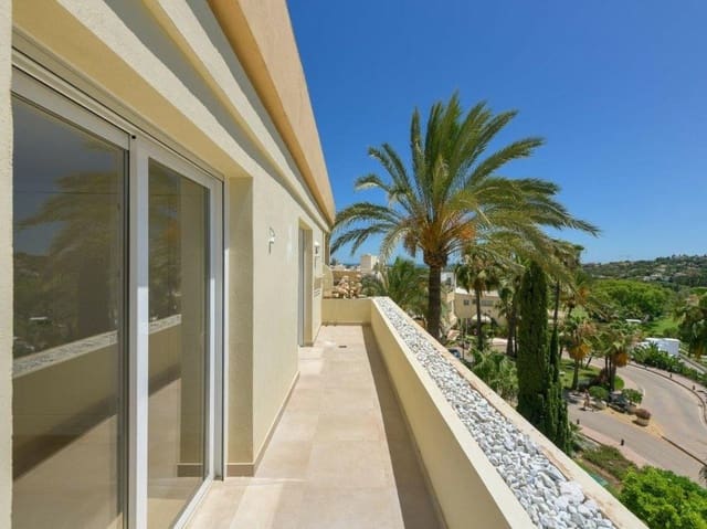 3 quarto Penthouse para venda em Los Naranjos, Marbella com piscina garagem - 1 495 000 € (Ref: 8079498)