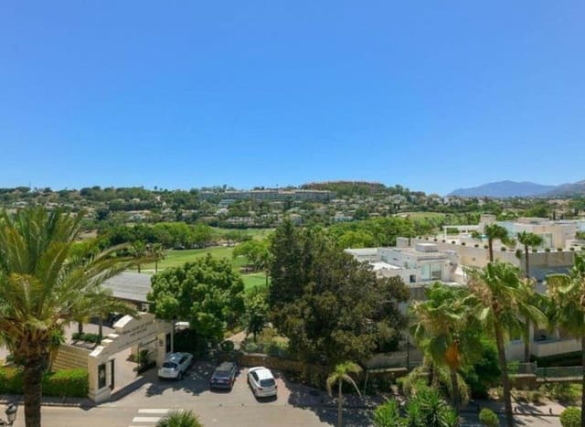 3 slaapkamer Penthouse te koop in Los Naranjos, Marbella met zwembad garage - € 1.495.000 (Ref: 8079498)
