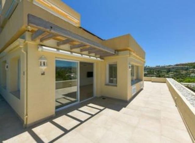 3 slaapkamer Penthouse te koop in Los Naranjos, Marbella met zwembad garage - € 1.495.000 (Ref: 8079498)