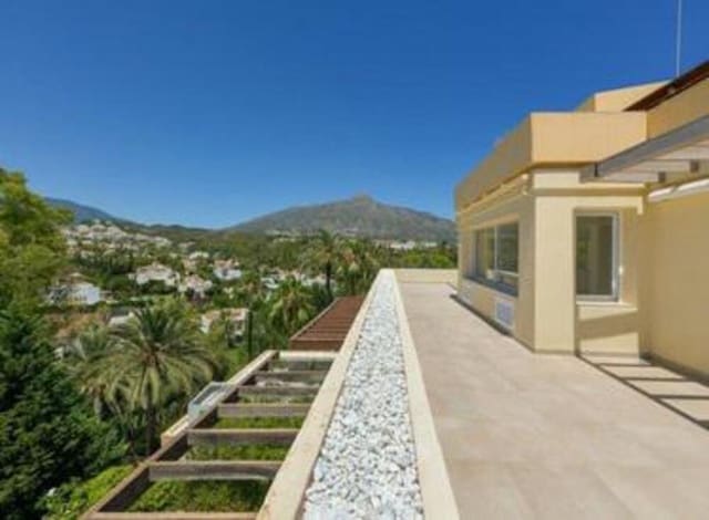 3 slaapkamer Penthouse te koop in Los Naranjos, Marbella met zwembad garage - € 1.495.000 (Ref: 8079498)