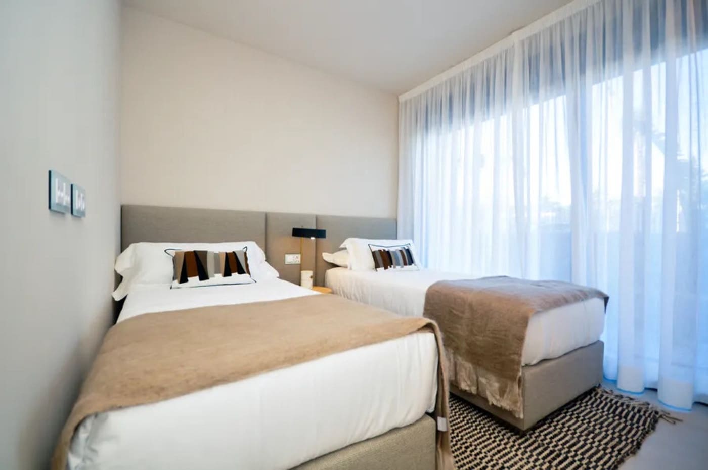 3 camera da letto Appartamento in vendita in New Golden Mile con piscina garage - 1.850.000 € (Rif: 8090375)