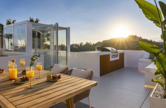 3 chambre Penthouse à vendre à La Quinta, Benahavís avec piscine garage - 899 000 € (Ref: 8090376)