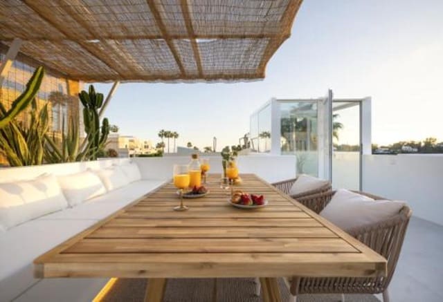 3 chambre Penthouse à vendre à La Quinta, Benahavís avec piscine garage - 899 000 € (Ref: 8090376)