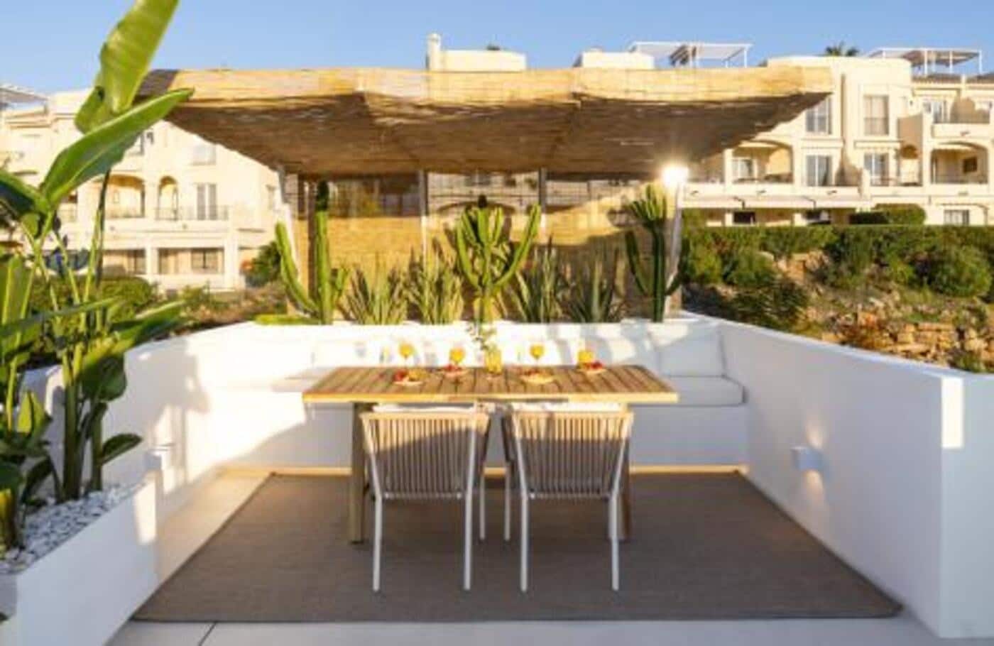 3 soverom Penthouse til salgs i Benahavis med svømmebasseng garasje - € 899 000 (Ref: 8090376)