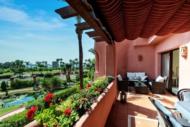 2 sypialnia Apartament do wynajęcia w Resinera-Voladilla, Estepona z basenem garażem - 2 200 € (Ref: 8096275)