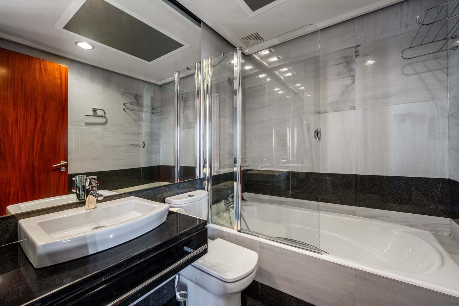 5 soverom Villa til salgs i Marbella med svømmebasseng garasje - € 3 290 000 (Ref: 8096277)