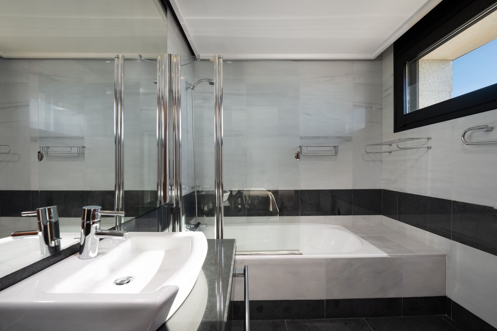 5 soverom Villa til salgs i Marbella med svømmebasseng garasje - € 3 290 000 (Ref: 8096277)