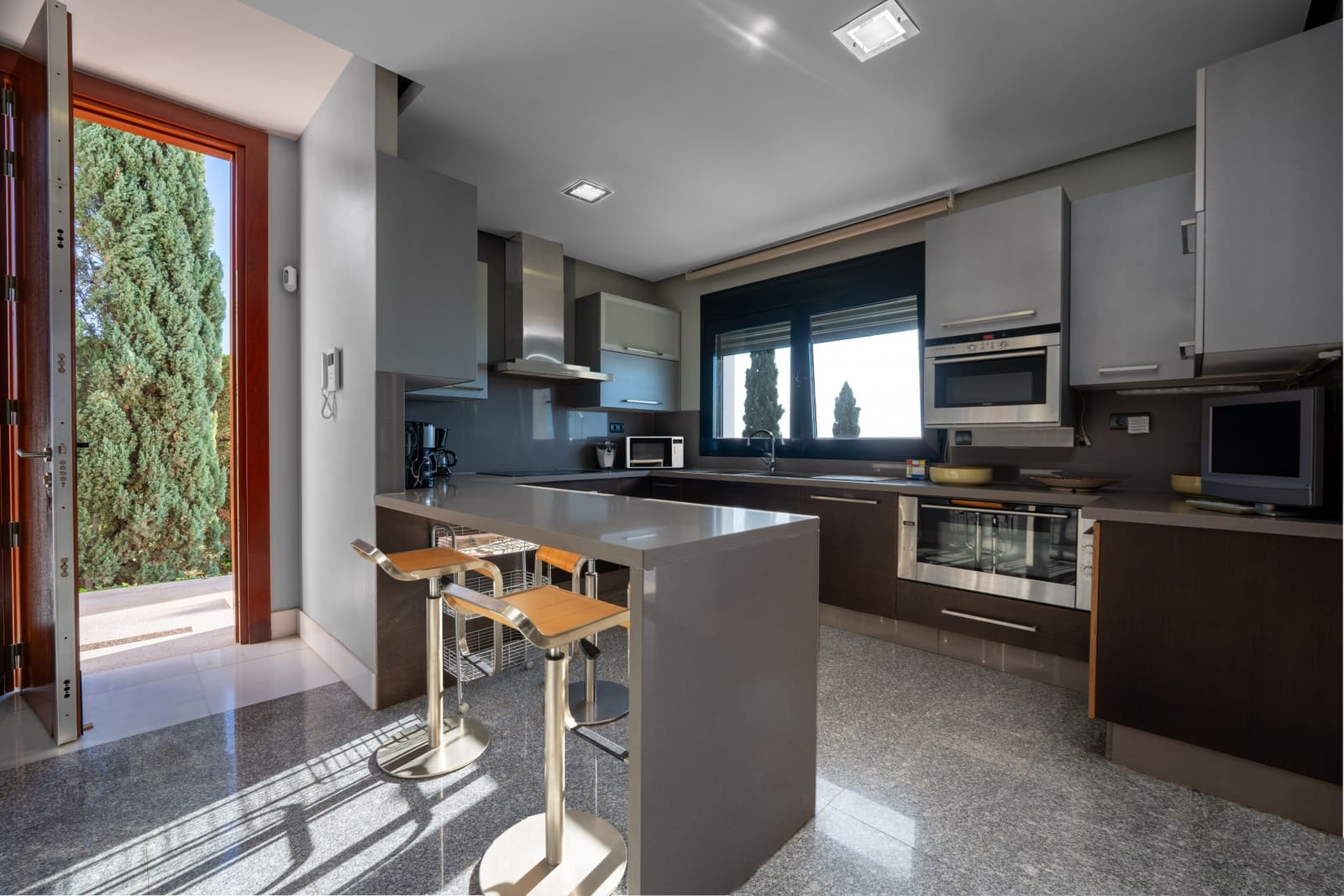 5 soverom Villa til salgs i Marbella med svømmebasseng garasje - € 3 290 000 (Ref: 8096277)