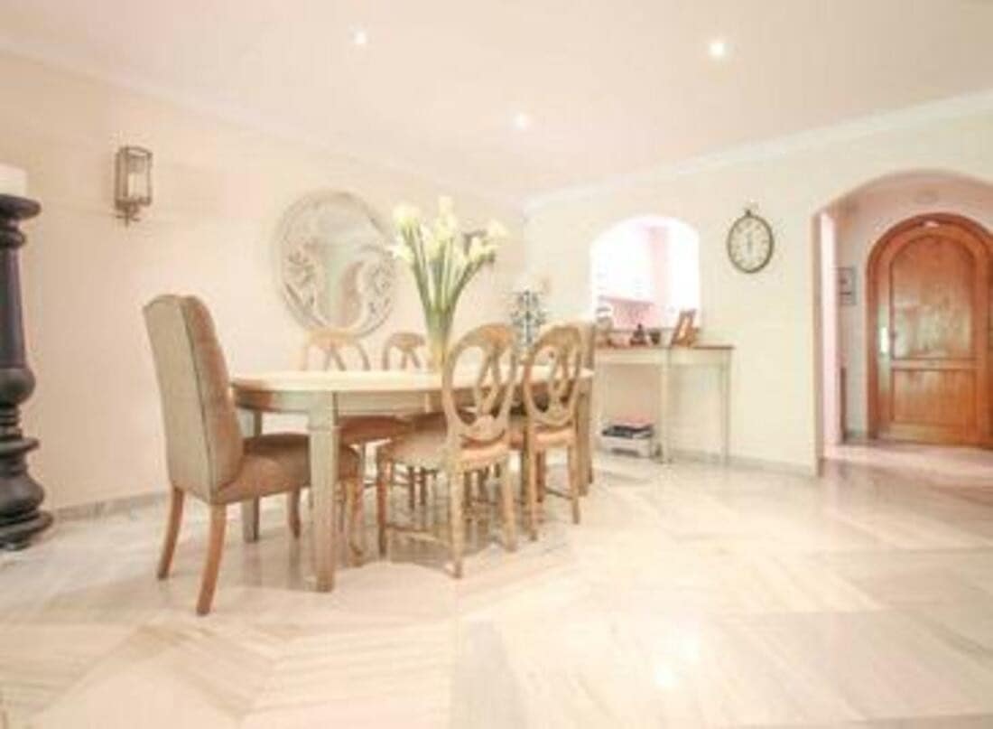 3 bedroom Townhouse for sale in Marbella with pool - € 630,000 (Ref: 8101598)