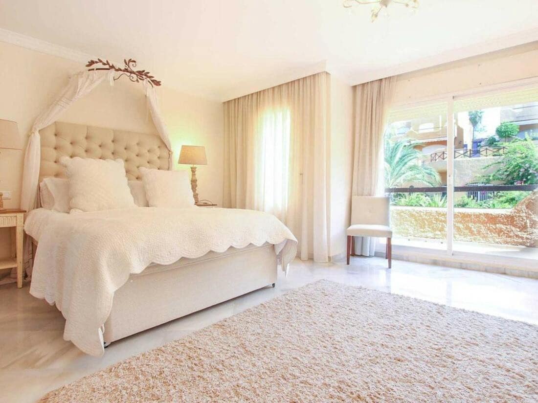 3 bedroom Townhouse for sale in Marbella with pool - € 630,000 (Ref: 8101598)