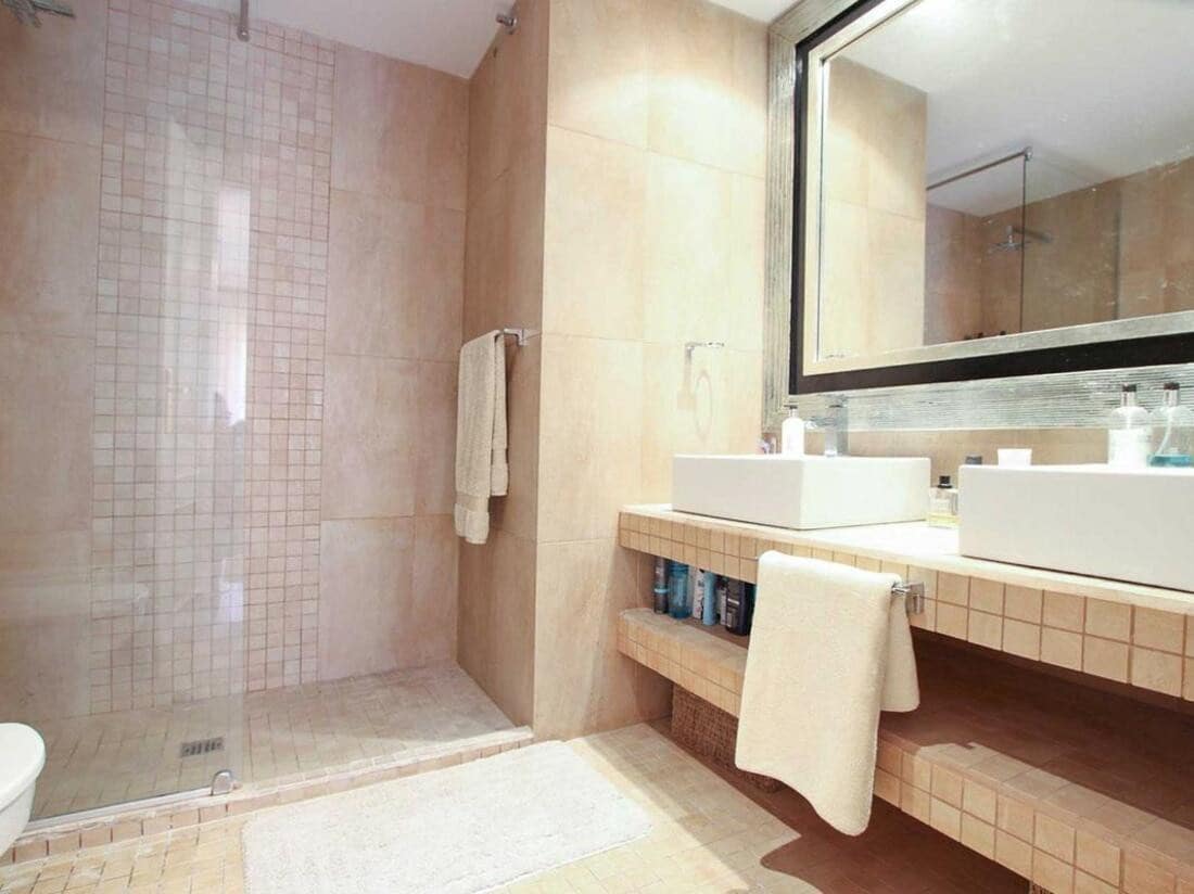 3 bedroom Townhouse for sale in Marbella with pool - € 630,000 (Ref: 8101598)